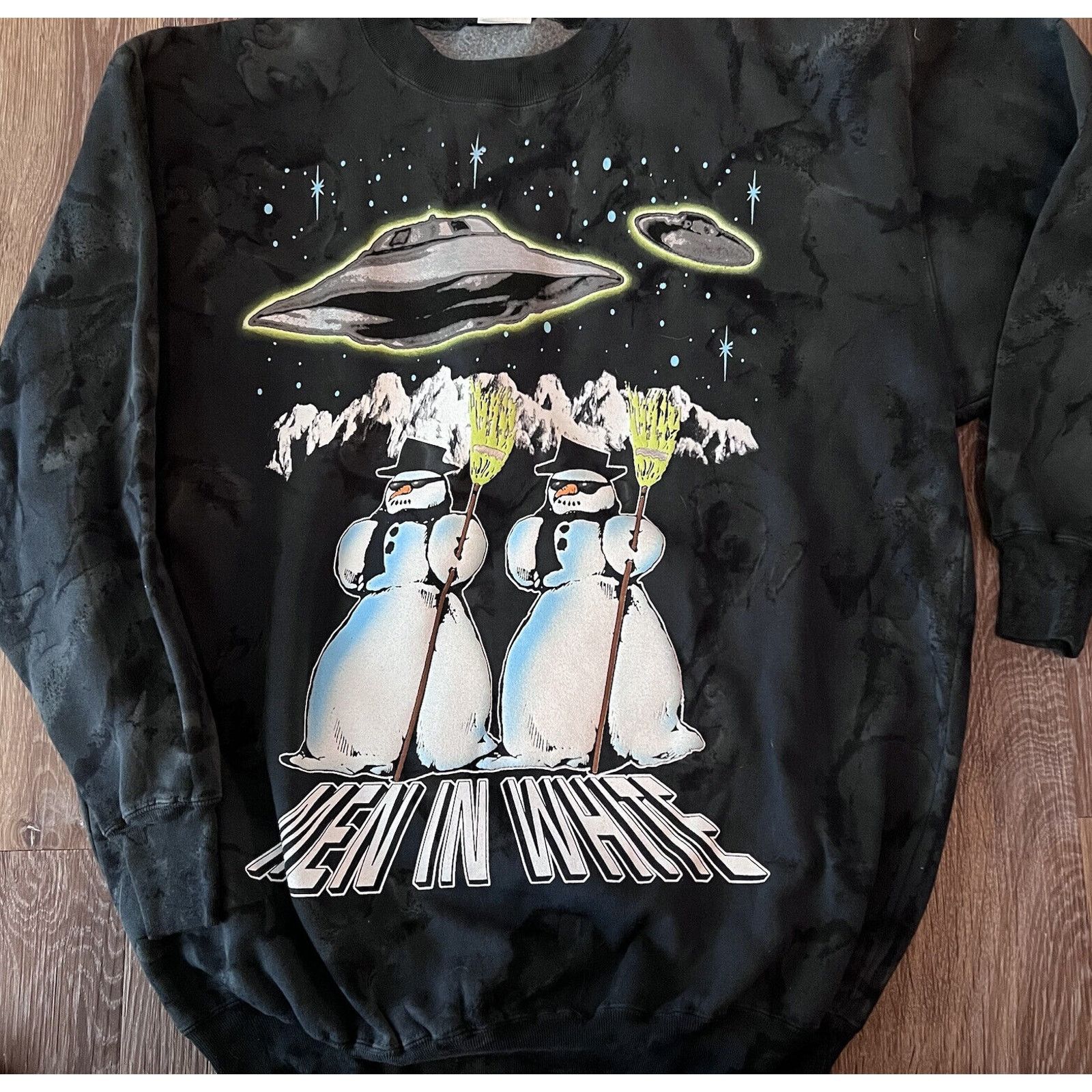 Jerzees 90s XL Men In White SnowMan Glow In Dark Sweatshirt Tie Dye Size US XL / EU 56 / 4 - 1 Thumbnail