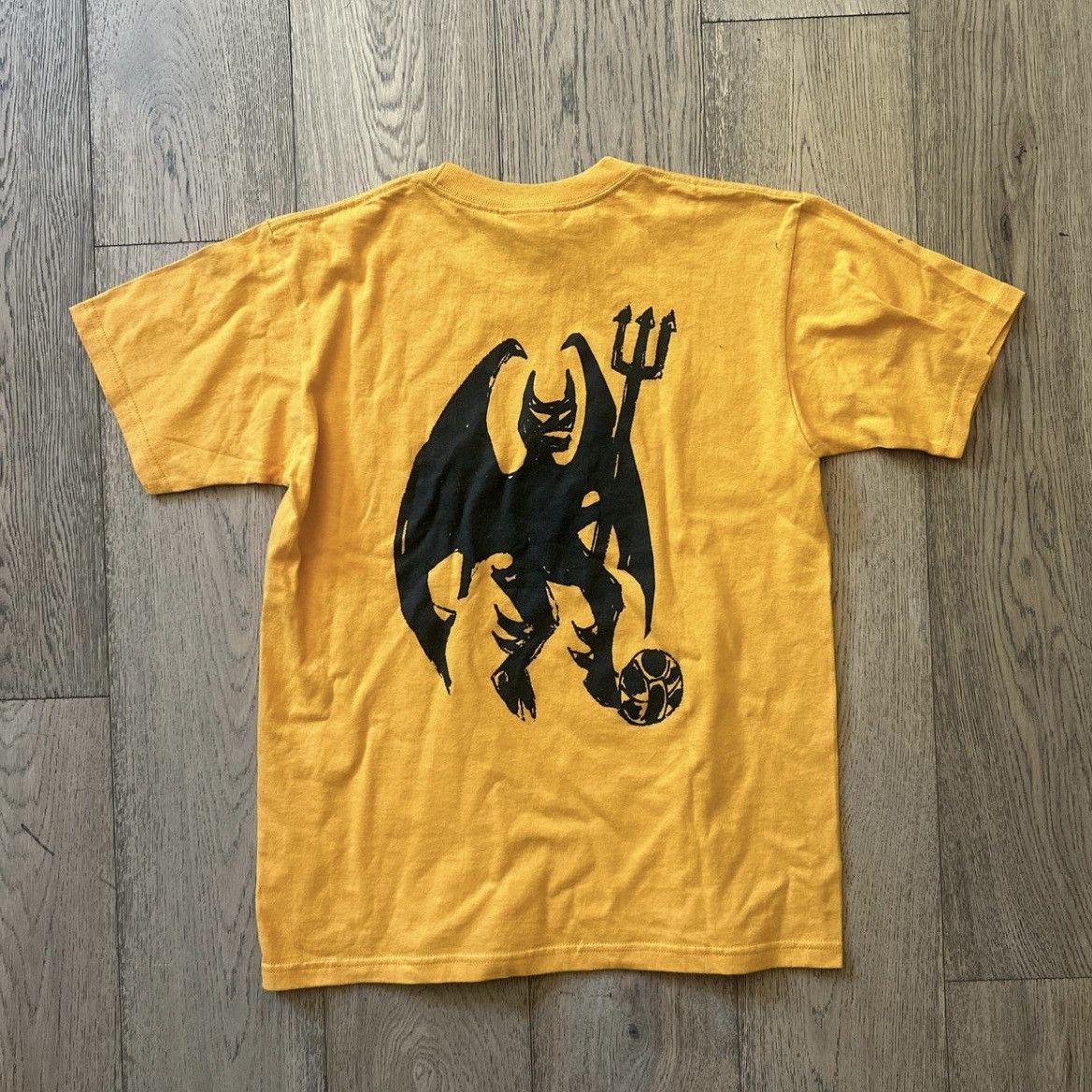 Nike RARE Deadstock Nike Soccer Demons Graphic T Shirt Size US M / EU 48-50 / 2 - 2 Thumbnail