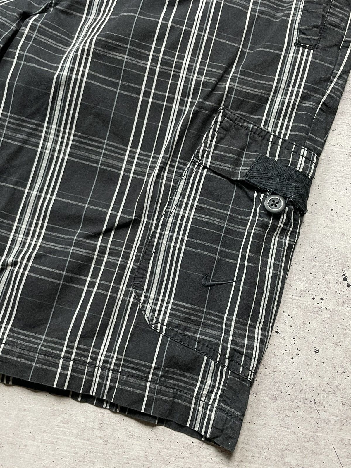 Nike × Vintage Nike Vintage Multi Pocket Cargo Shorts Size US 34 / EU 50 - 4 Thumbnail