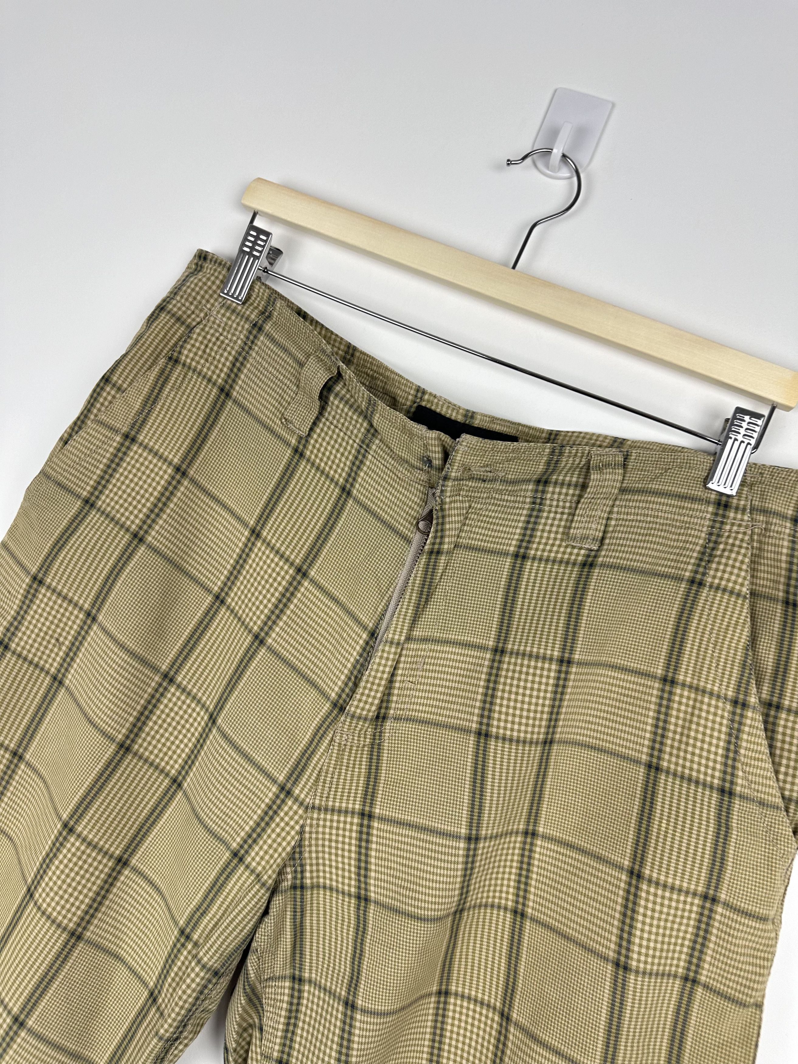 Oakley Vintage Oakley mens checked shorts Size US 34 / EU 50 - 2 Thumbnail