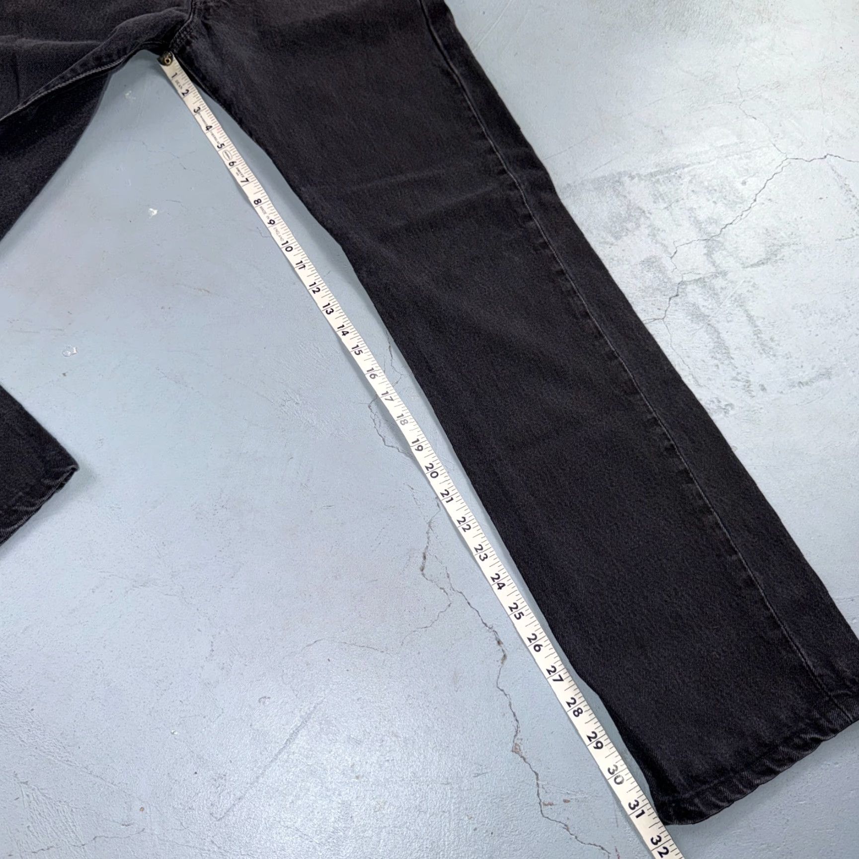 Levi's VINTAGE Levi's 501 Straight Leg Jeans Black Mid Wash 29x34 90s Mens Size US 29 - 6 Thumbnail
