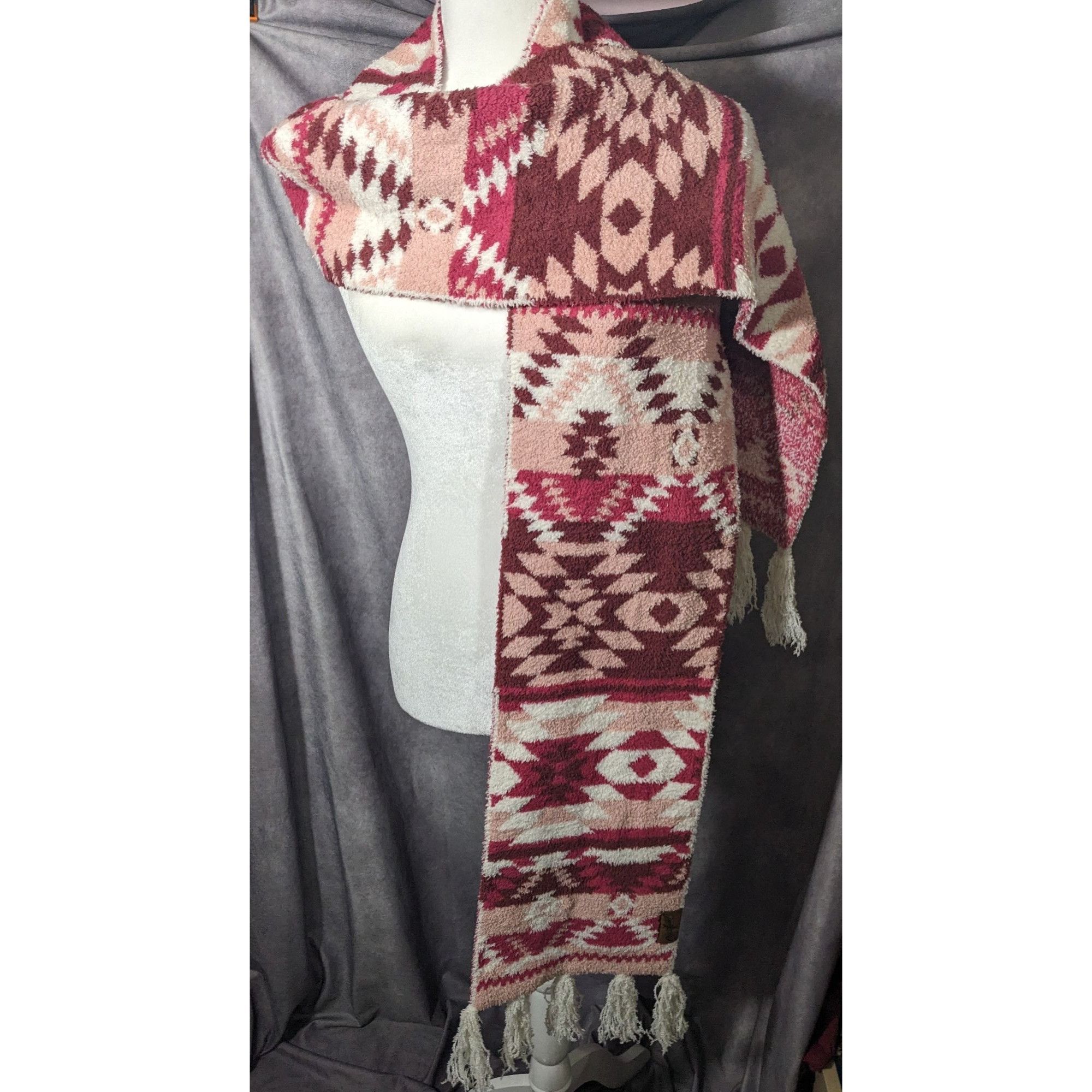 Other Idyllwind Cozytown USA Plush Pink Southwestern Print Fringe Size ONE SIZE - 6 Thumbnail
