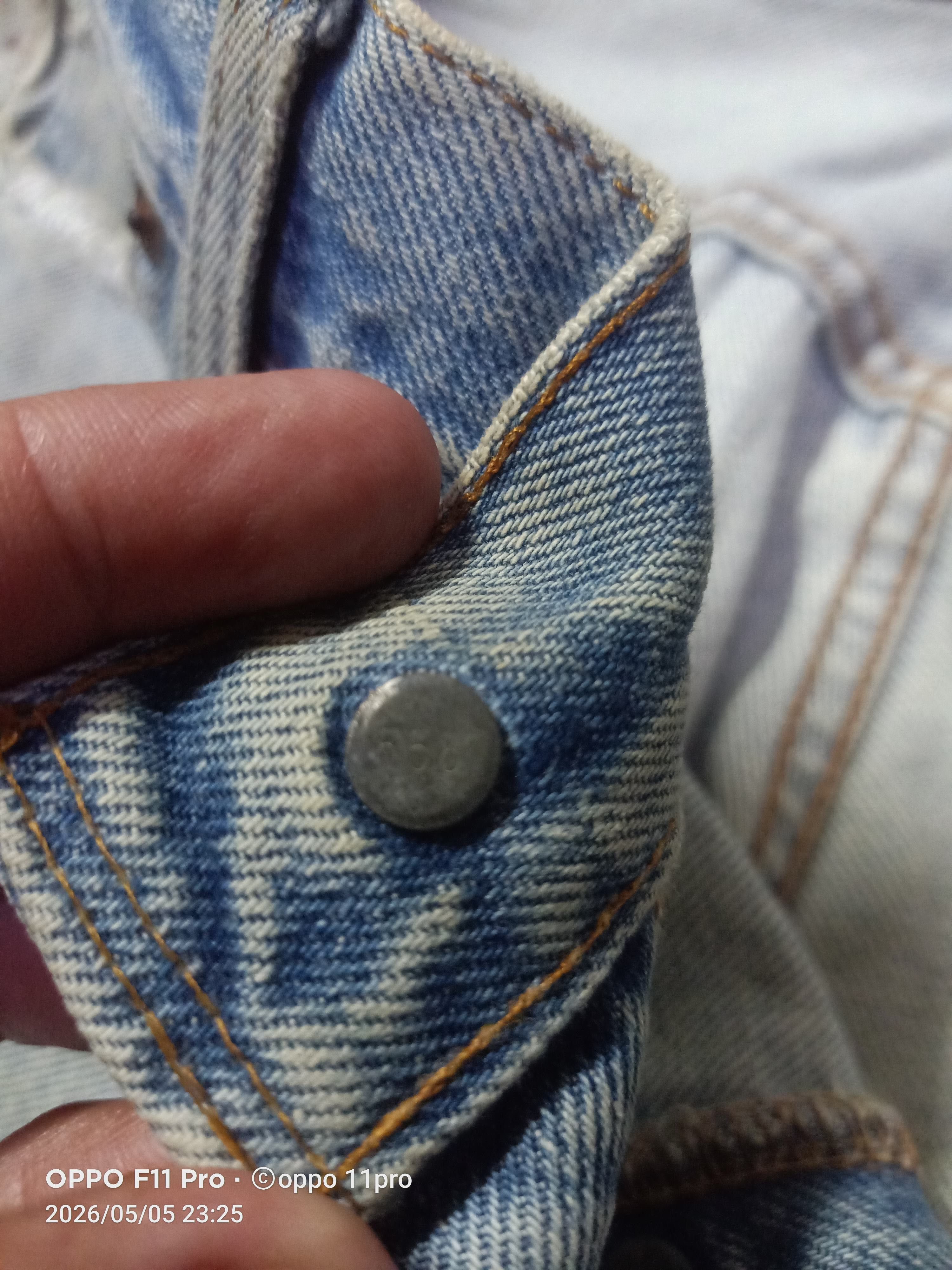 Levi's Vintage Clothing 💥 Levi's Vintage 501 70s Stamp Button 558 Distressdenim 💥 Size US 34 / EU 50 - 17 Thumbnail