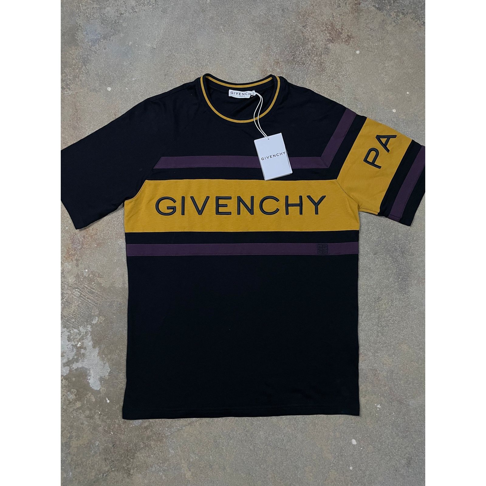Givenchy Givenchy Chest Logo Tee Black Multi Small New With Tags Size US S / EU 44-46 / 1 - 1 Thumbnail