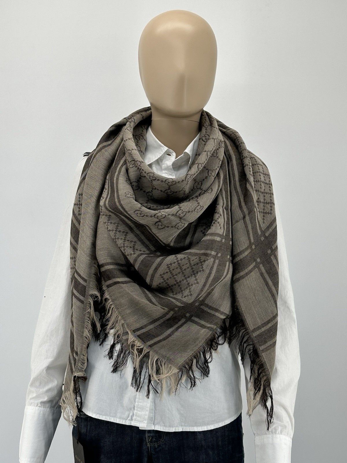 Gucci New Gucci Scarves 140x140cm Woll -Silk Size ONE SIZE - 2 Thumbnail