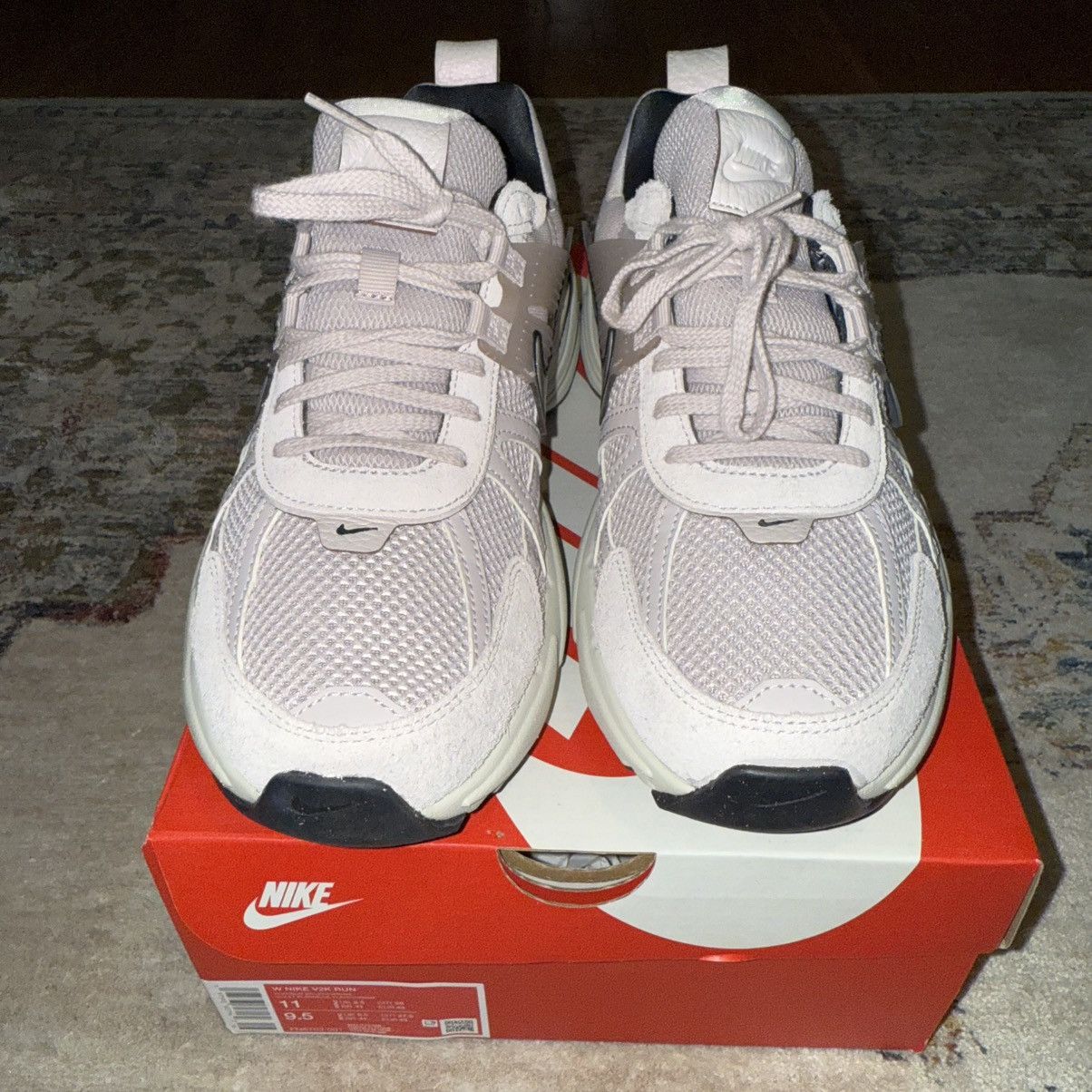 Nike Nike V2K Run Women’s Size 11 Men’s Size 9.5 Size US 11 / IT 41 - 3 Thumbnail