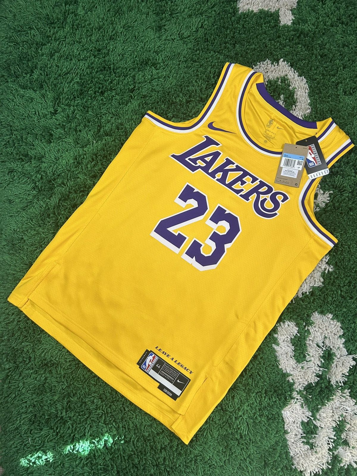 NBA LeBron James Nike Swingman Jersey Icon Edition Size Medium Size US M / EU 48-50 / 2 - 1 Thumbnail