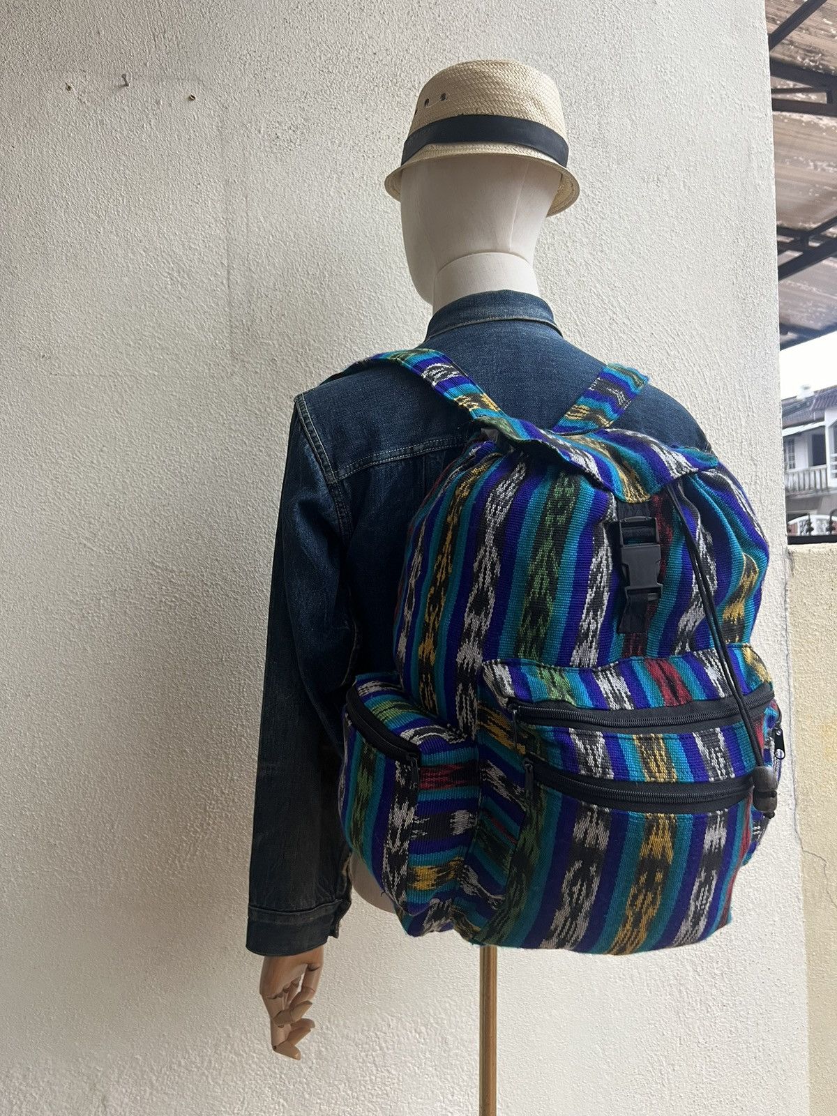 Vintage Vintage Guatemalan Multi Pocket Woven Backpack Bag Size ONE SIZE - 3 Thumbnail