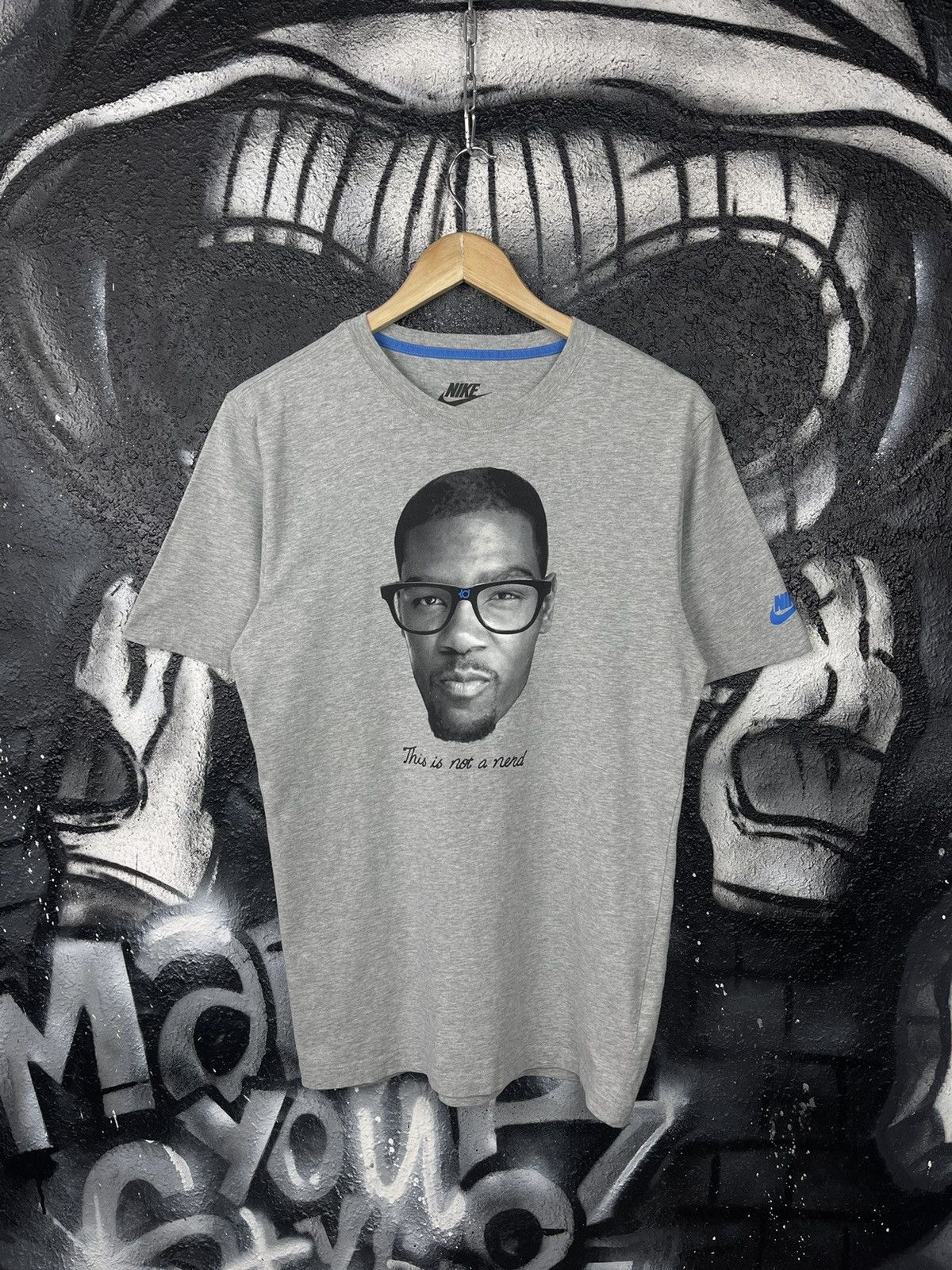 Nike Nike KD Kevin Durant “This is not a nerd” Graphic Logo Tee Size US S / EU 44-46 / 1 - 2 Thumbnail