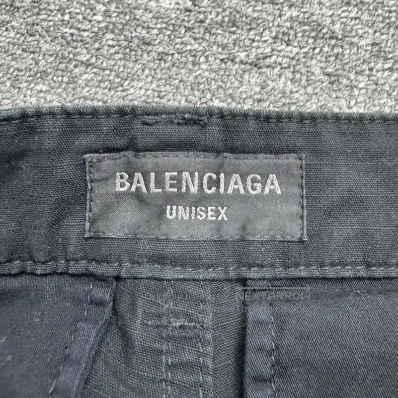 Balenciaga Balenciaga size XS Aged detachable work denim pants Size US 27 - 2 Thumbnail