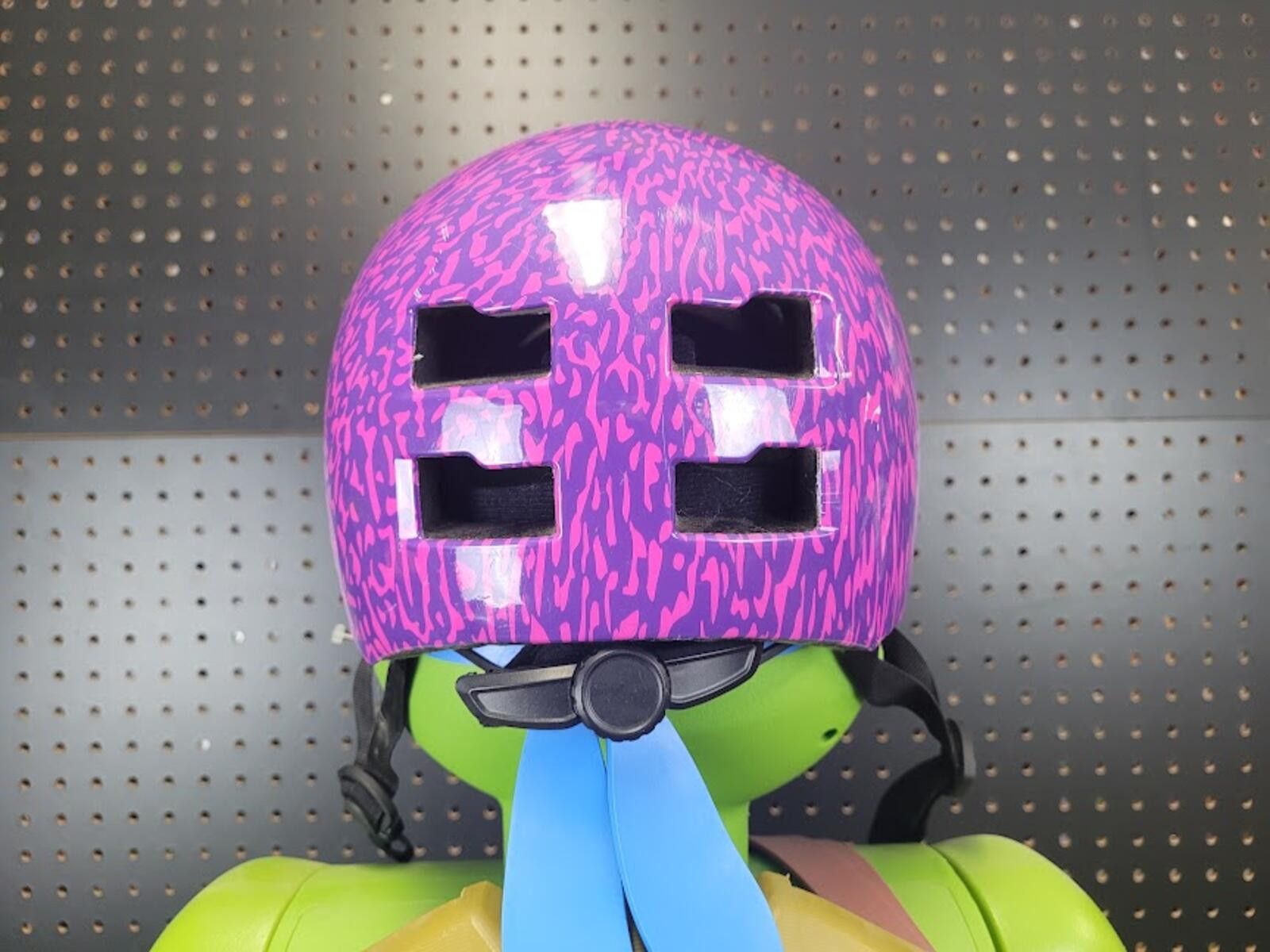 Unknown London Purple helmet with minor signs of use. Turtle not included. Size ONE SIZE - 3 Thumbnail