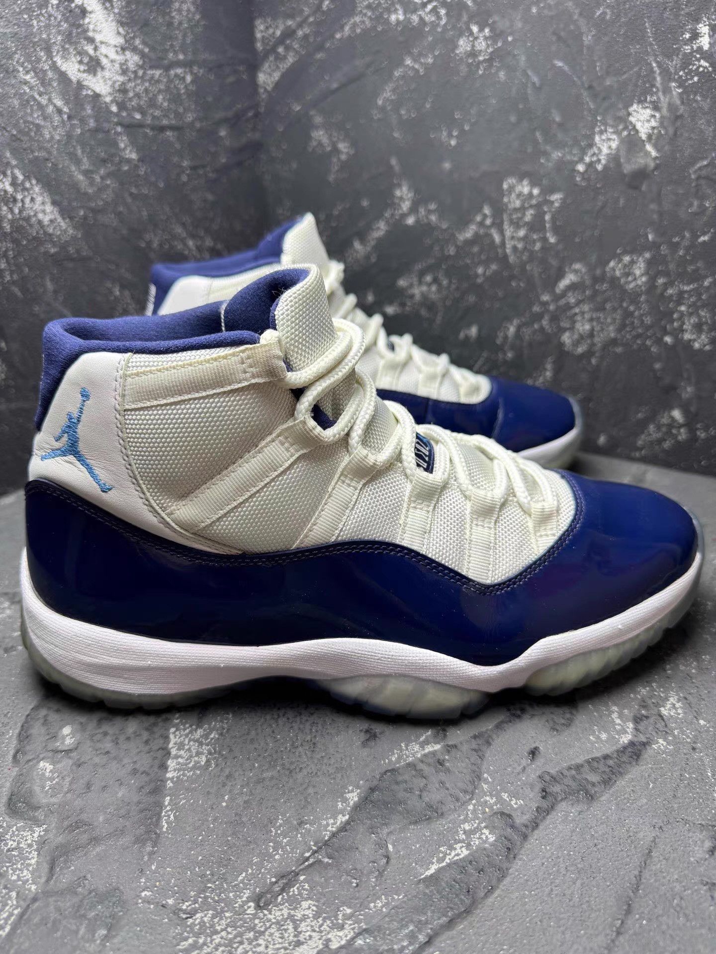 Nike Air Jordan 11 UNC White & Blue Q10 Size US 9.5 / EU 42-43 - 5 Thumbnail