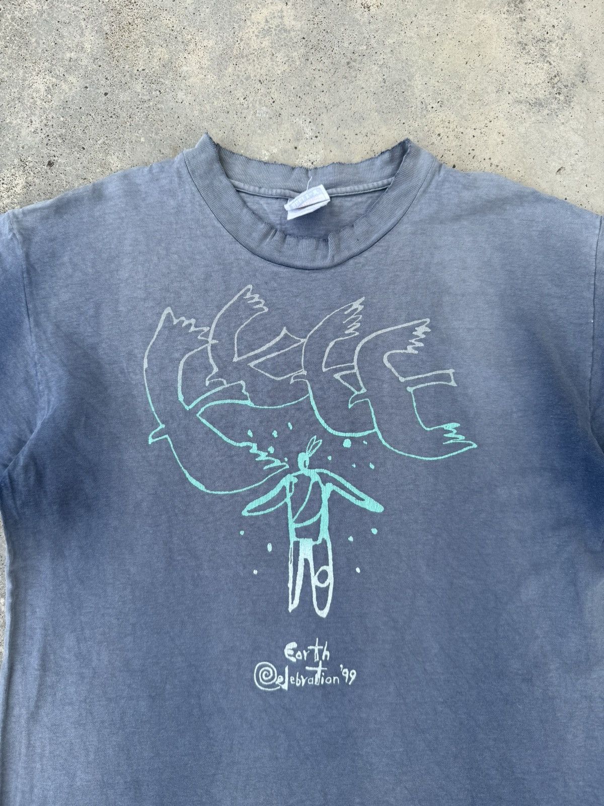 Vintage Distressed Sun Faded Save The Earth Celebration Tees Size US L / EU 52-54 / 3 - 4 Thumbnail