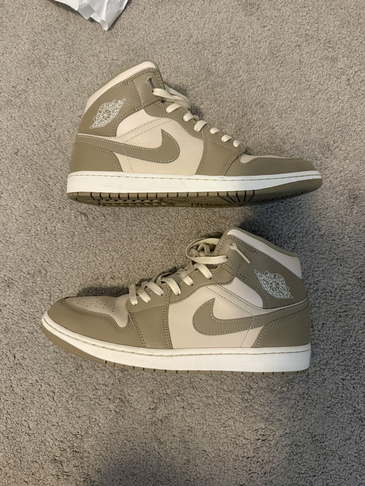 Jordan Brand Jordan 1 mid Size US 12 / EU 45 - 2 Thumbnail