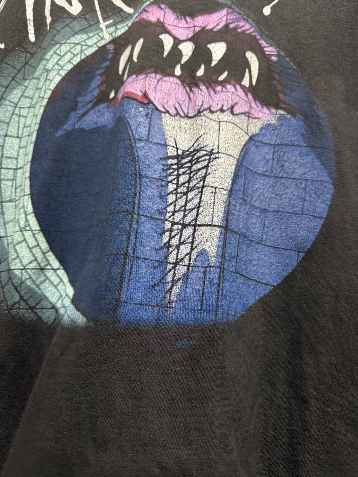 Band Tees Vintage 90s Pink Floyd The Wall Faded Tee Size US L / EU 52-54 / 3 - 4 Thumbnail