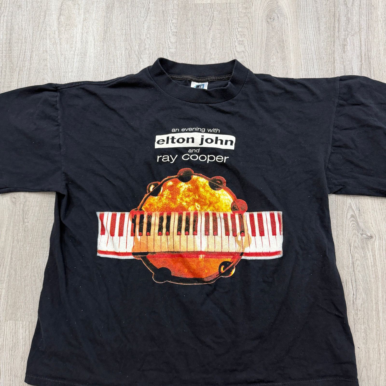 Vintage Vintage Elton John and Ray Cooper Band Shirt Men's XL Black Size US XL / EU 56 / 4 - 2 Thumbnail
