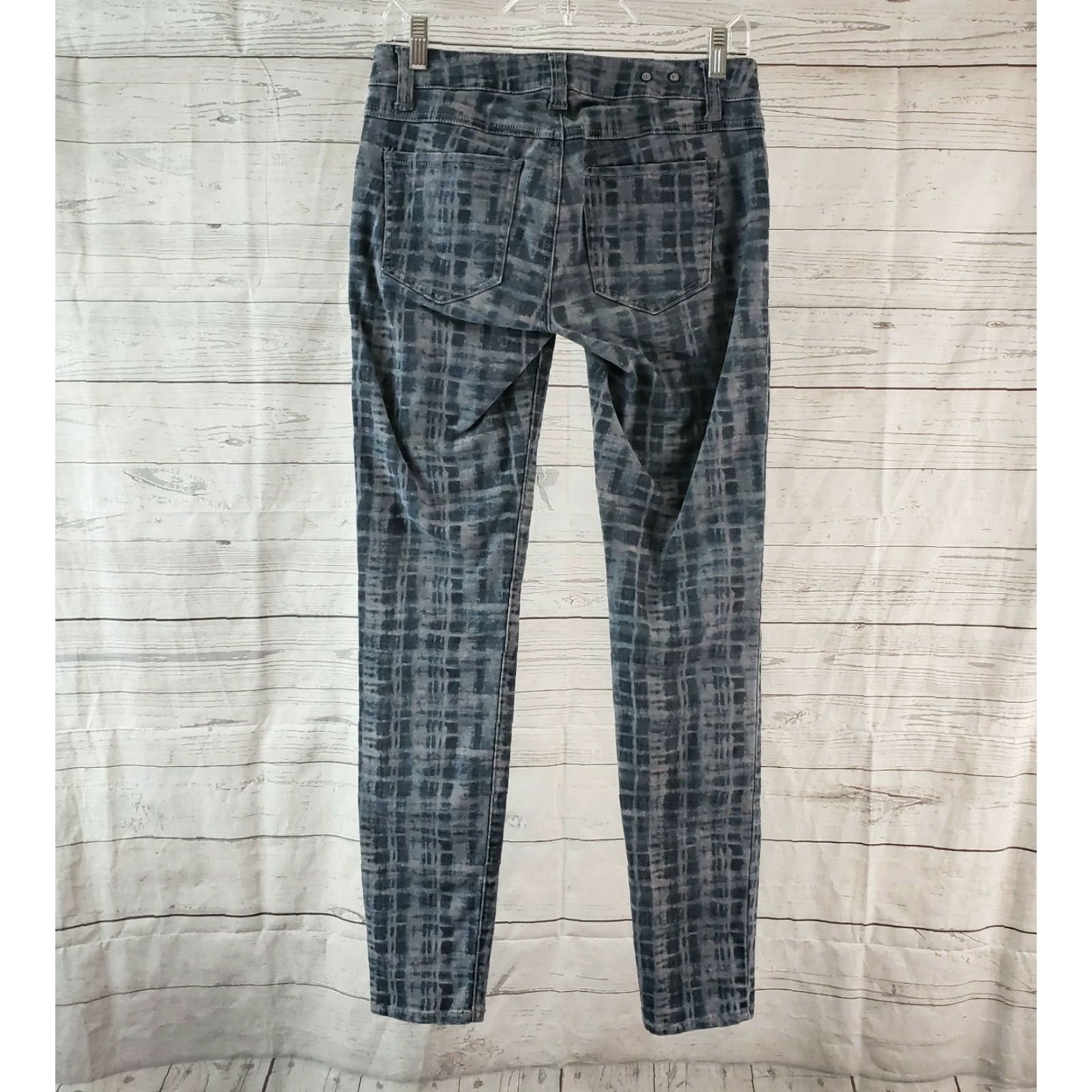 Vintage Cabi 3047 Womens Printed Skinny Jeans sz 2 Blue Gray Low Rise Jeans Womens 2 Gray Skinny 30in inseam Rise 7.5" Regular Cotton Blend Denim Vintage: No Size 26" / US 2 / IT 38 - 3 Thumbnail