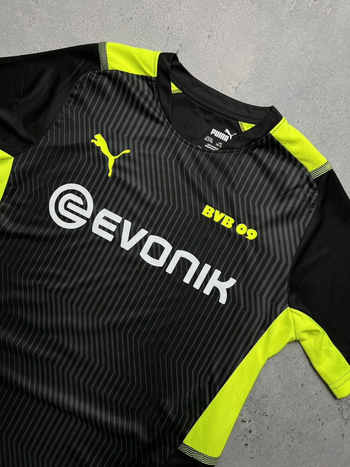 Puma Vintage Puma Borussia Dortmund Football Jersey Tee Black Size US S / EU 44-46 / 1 - 7 Thumbnail