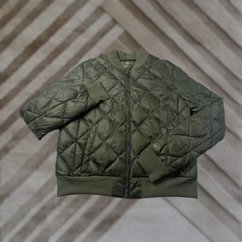 Alo ALO Green Camo Quilted Down Puffer Bomber Jacket Full Zip Womens Size S Size S / US 4 / IT 40 - 1 Thumbnail