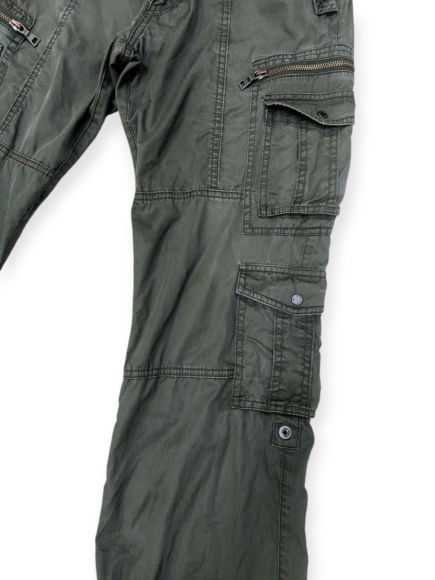 Burberry Japanese Y2K Burberry Black Label Multipocket Cargo Pants Size US 30 / EU 46 - 7 Thumbnail