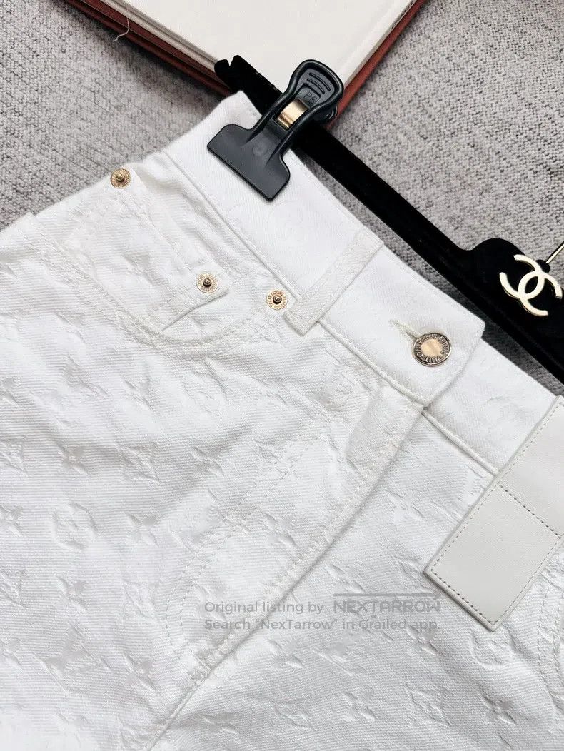 Louis Vuitton Louis Vuitton Denim shorts with white embossed full-print Size 33" - 4 Thumbnail