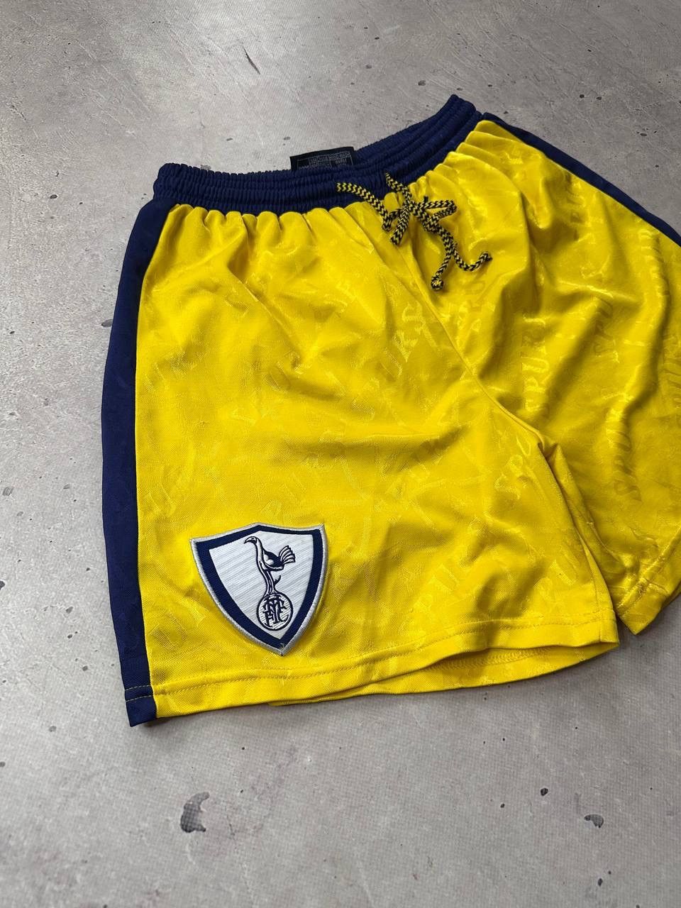 PONY × Vintage Pony FC Tottenham Vintage Soccer Shorts Team Size US 30 / EU 46 - 3 Thumbnail