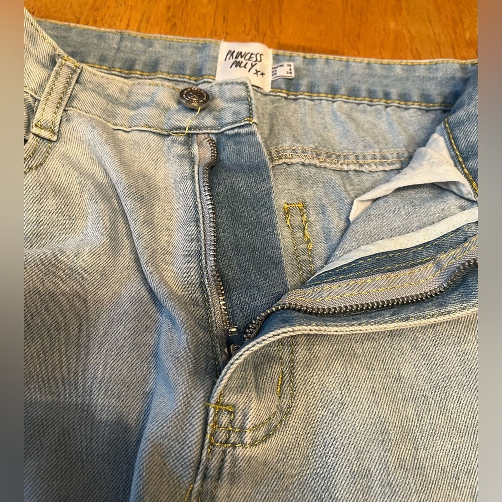PRINCESS POLLY Princess Polly Women's Relaxed Light Wash high rise Jeans, 6 Size 28" / US 6 / IT 42 - 4 Thumbnail