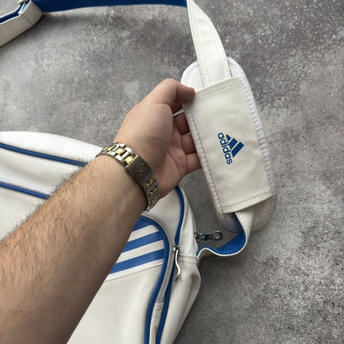 Adidas × Vintage Adidas Y2K Vintage Crossbody Bag Size ONE SIZE - 4 Thumbnail