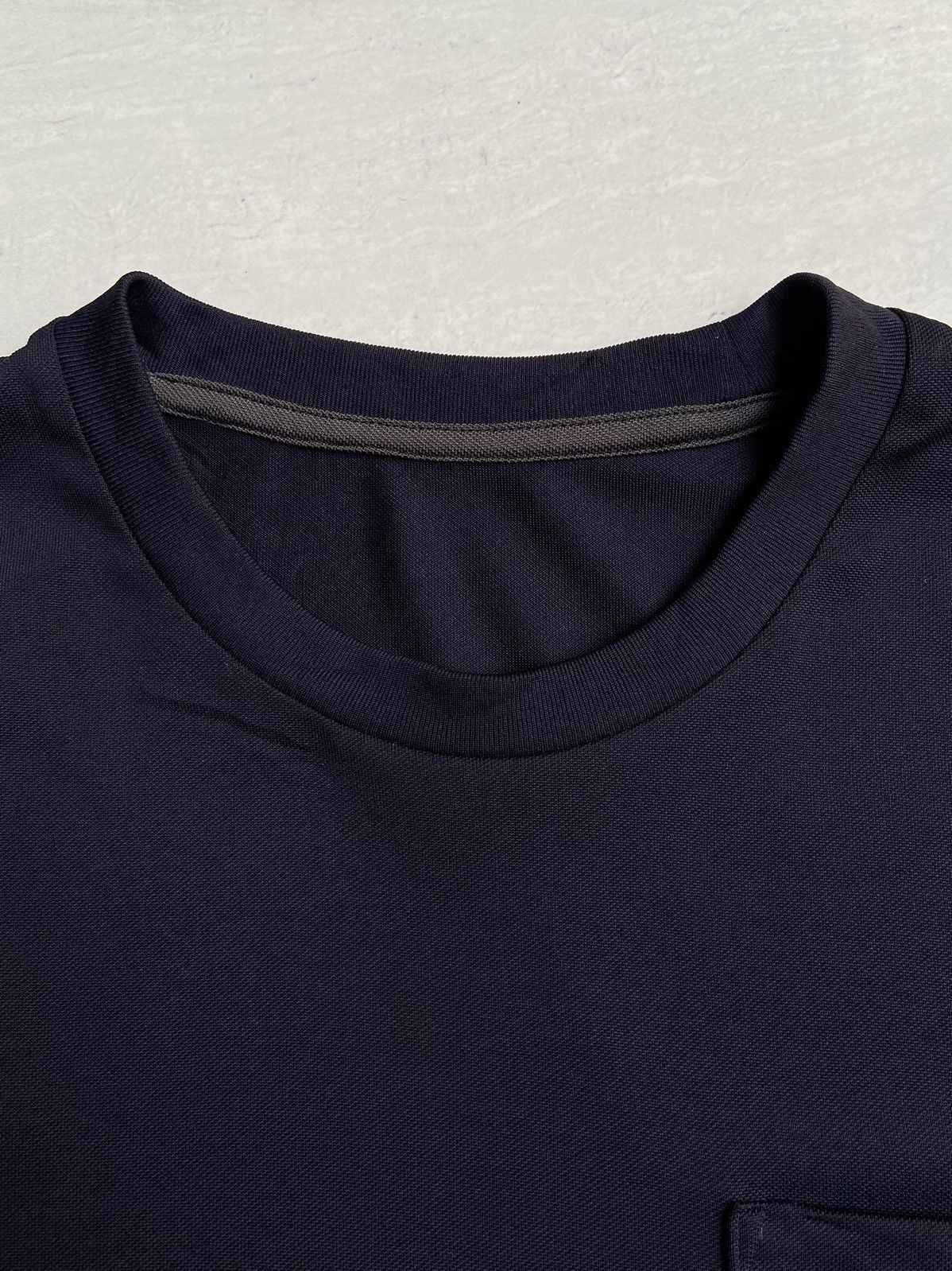 Uniqlo UNIQLO Navy T-Shirt Size US S / EU 44-46 / 1 - 10 Thumbnail