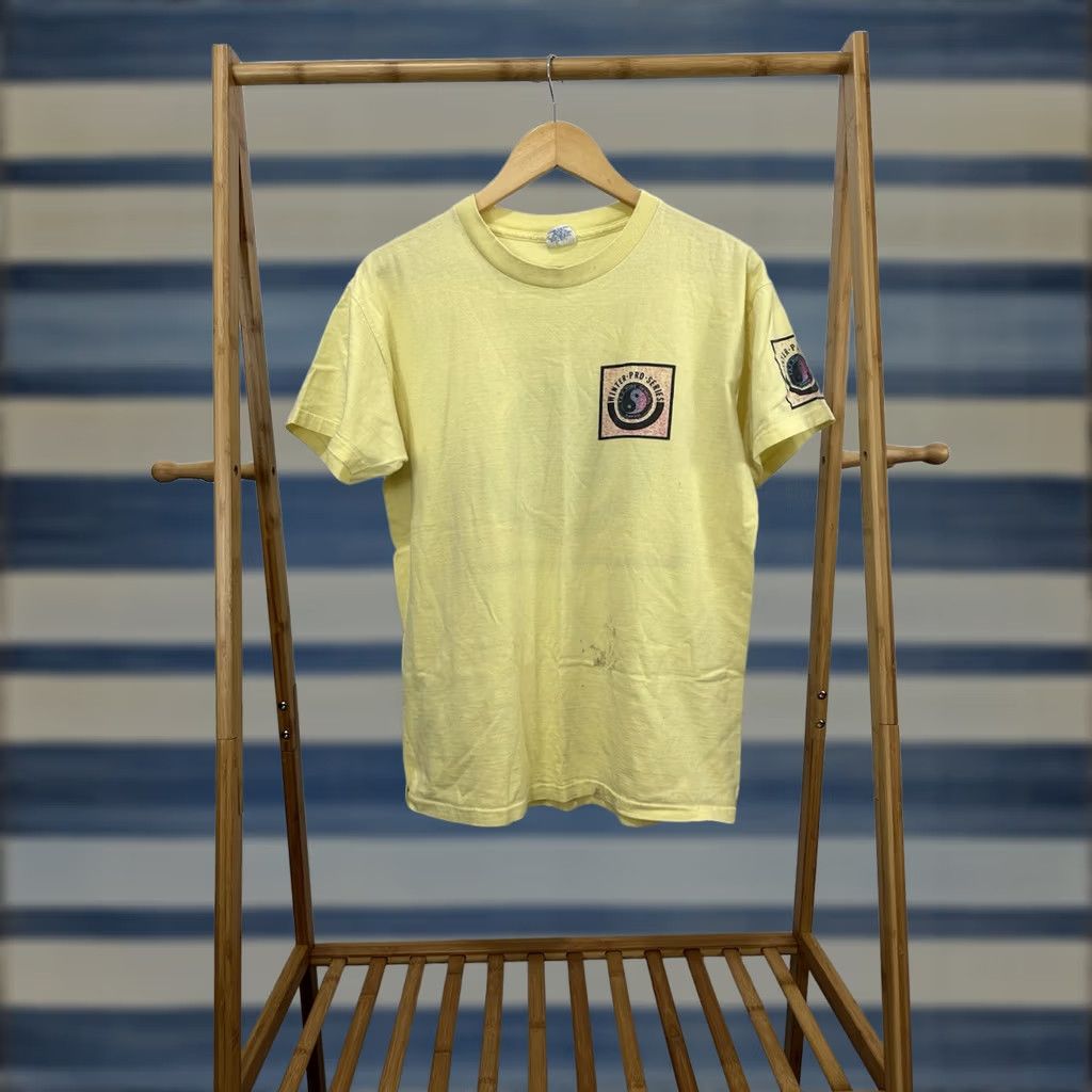 Vintage VTG 80s T&C Town And Country Ying Yang Winter Pro Series Surf T-Shirt Size L Yellow Mens Shirt Size US L / EU 52-54 / 3 - 1 Thumbnail