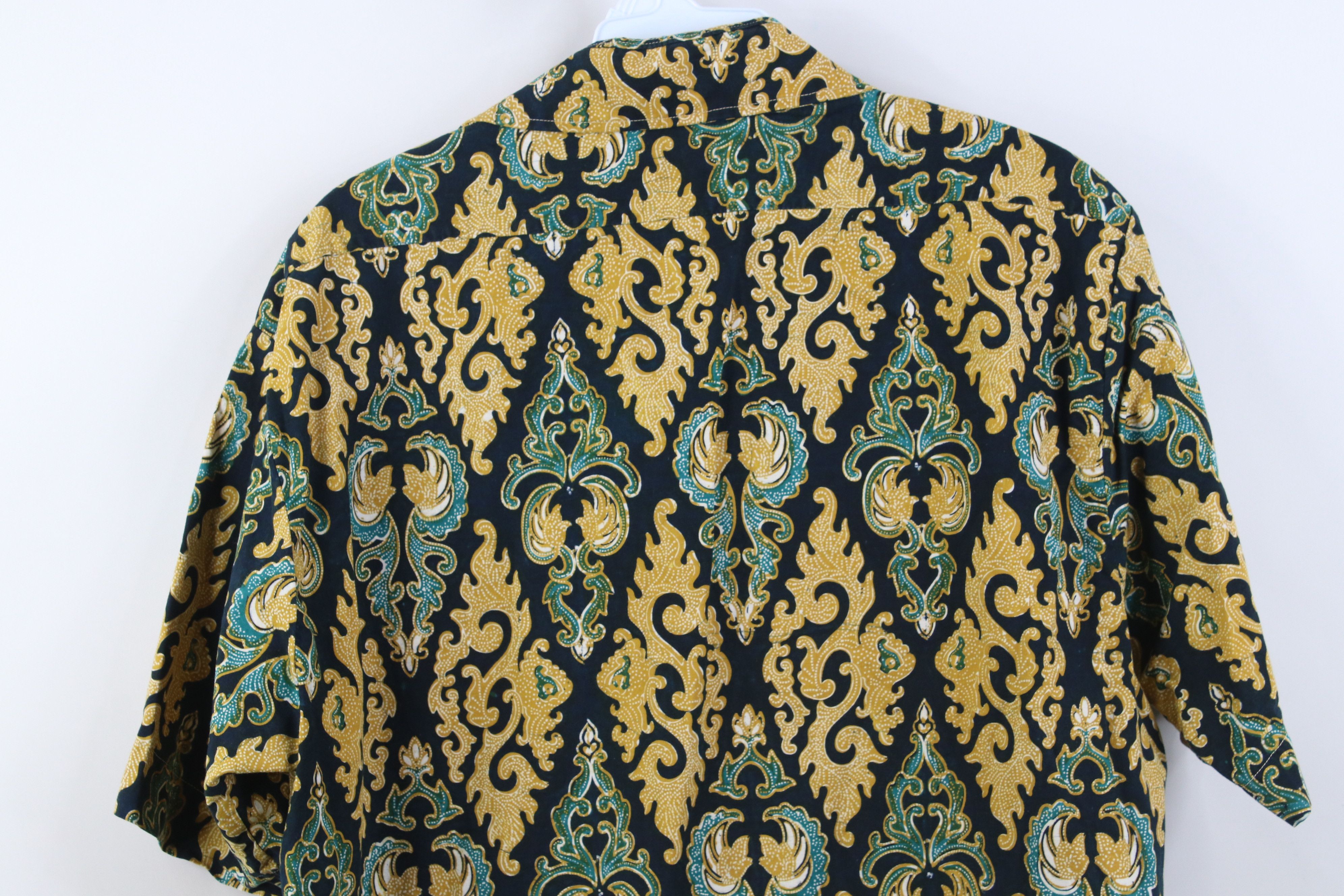 Vintage Vintage 70s Streetwear Geometric Short Sleeve Button Shirt Size US XL / EU 56 / 4 - 12 Thumbnail