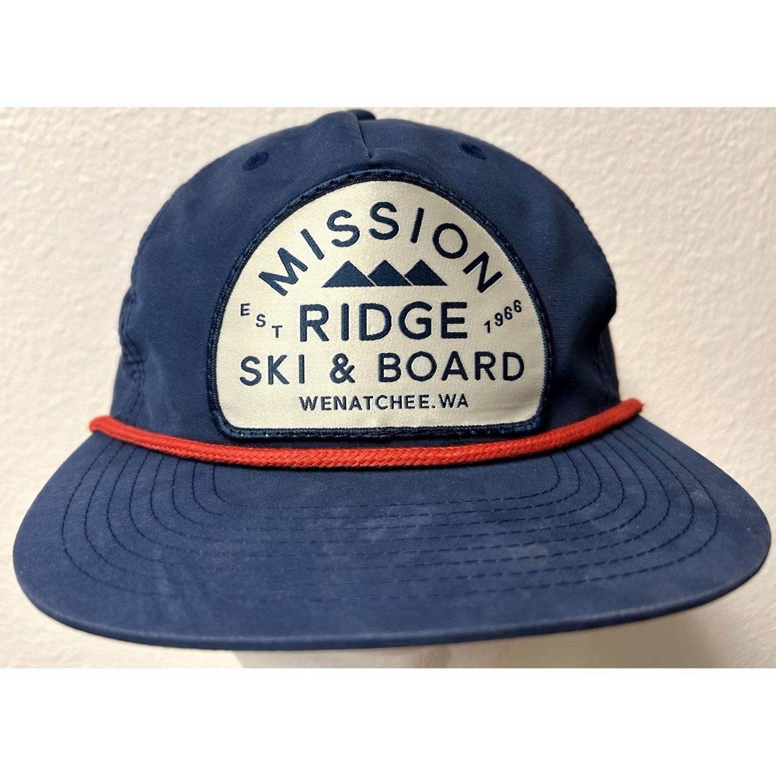 Commission VINTAGE Mission Ridge Ski & Board Wenatchee Washington Patch Rope Snapback Hat Size ONE SIZE - 2 Thumbnail