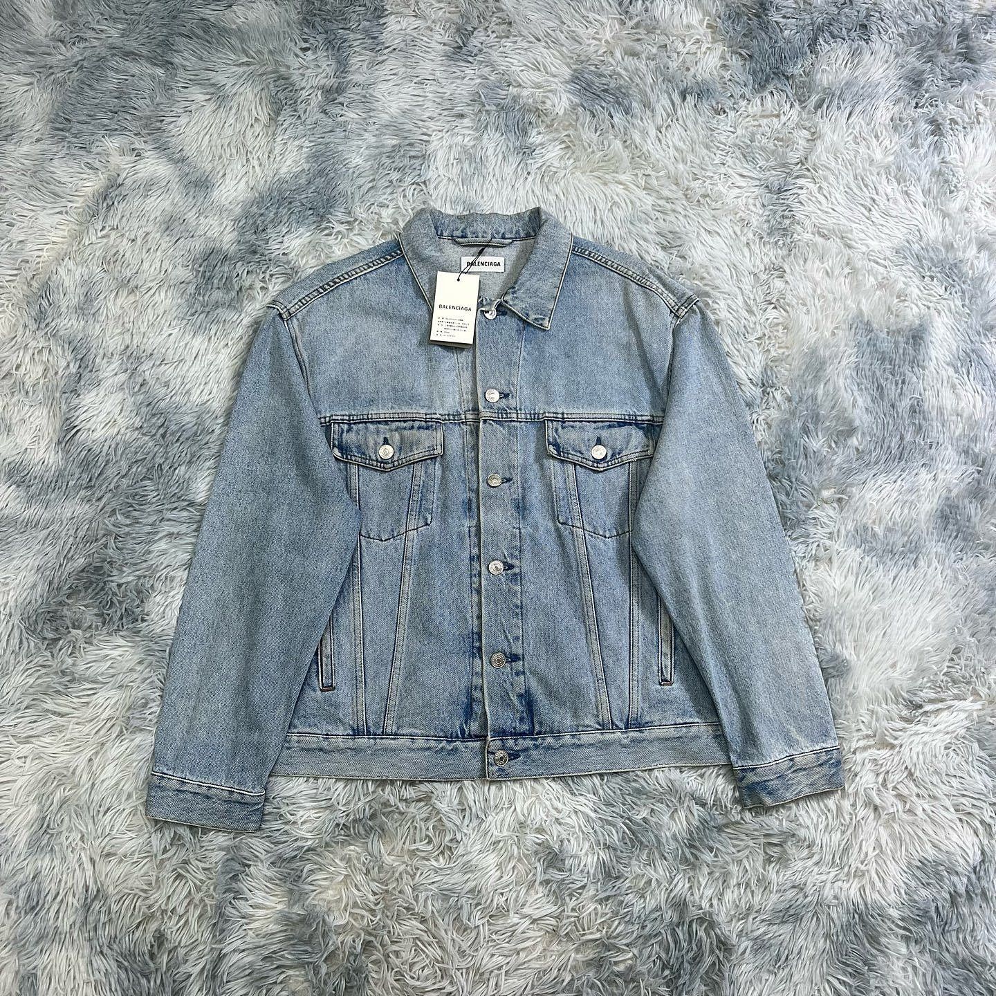 Balenciaga Balenciaga Rhinestone Logo Denim Jacket Size 36 Size XS / US 0-2 / IT 36-38 - 1 Thumbnail