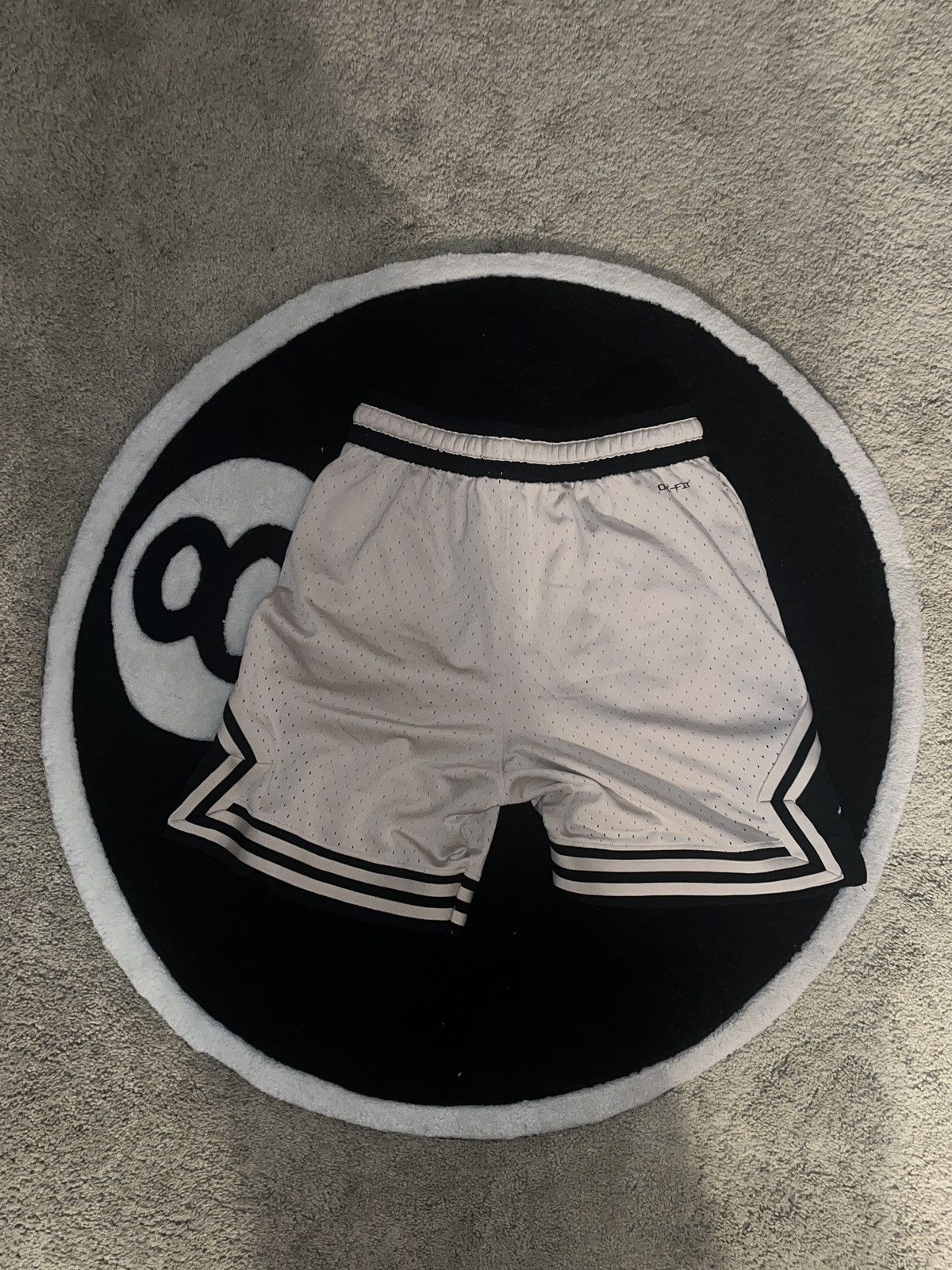 Japanese Brand × Jordan Brand × Nike Small Jordan Diamond Shorts Size US 28 / EU 44 - 2 Thumbnail