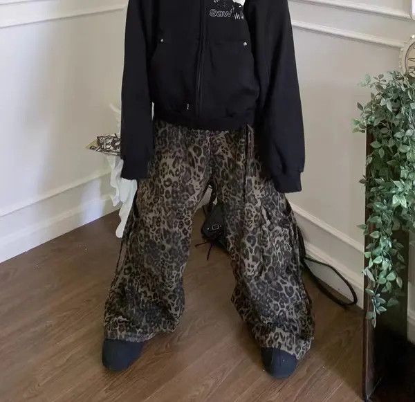 Japanese Brand VIBE Leopard print paratrooper pleated cargo wide-leg pants Size US 34 / EU 50 - 4 Thumbnail
