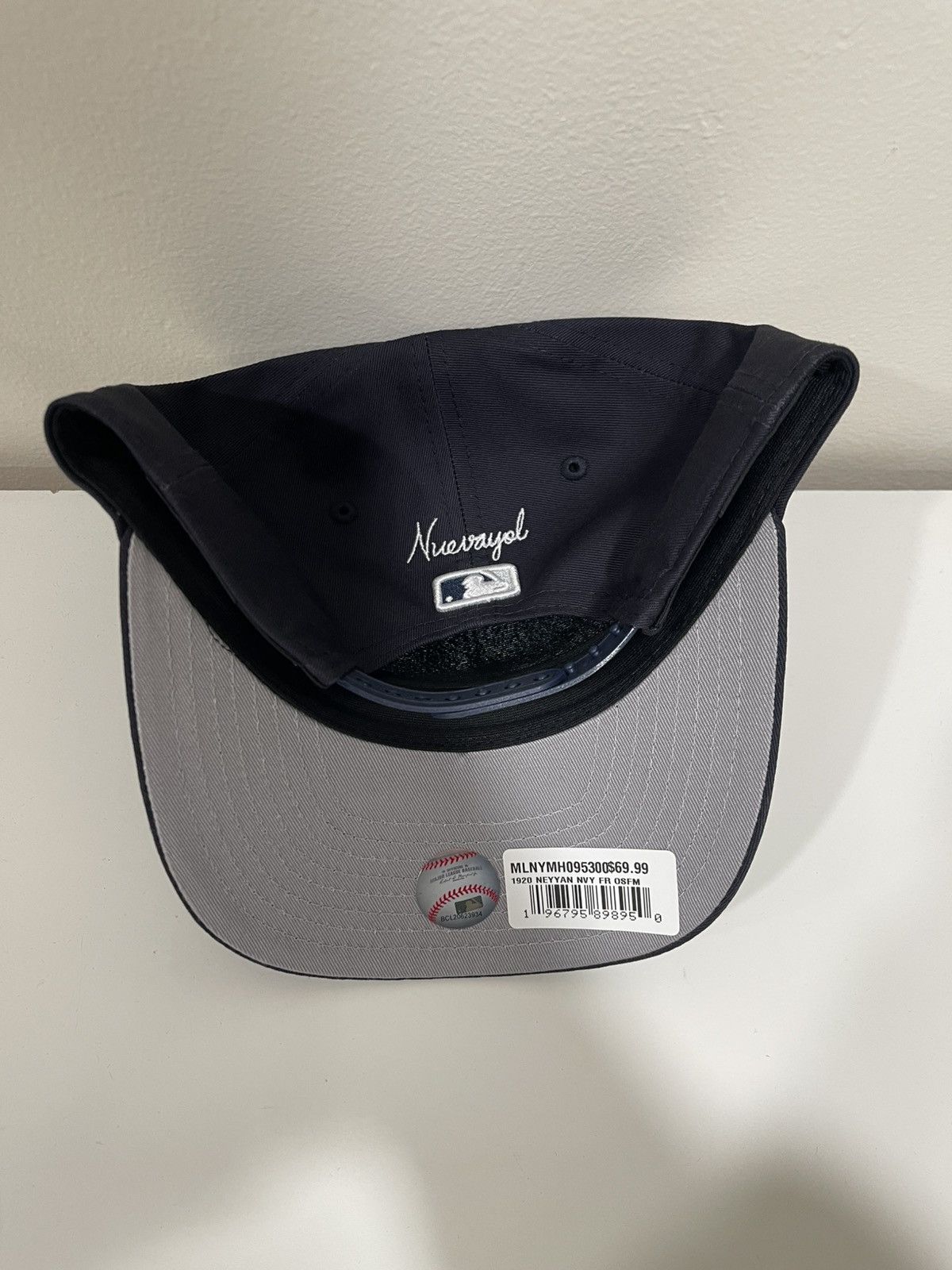 New Era Bad Bunny X New Era X MLB Nuevayol Yankees 19Twenty Hat Size ONE SIZE - 2 Thumbnail