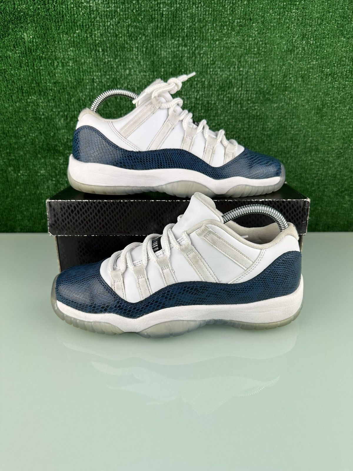 Jordan Brand Jordan 11 Retro 2019 Low Navy Snakeskin Size 6.5Y Size US 6.5 / EU 39-40 - 2 Thumbnail