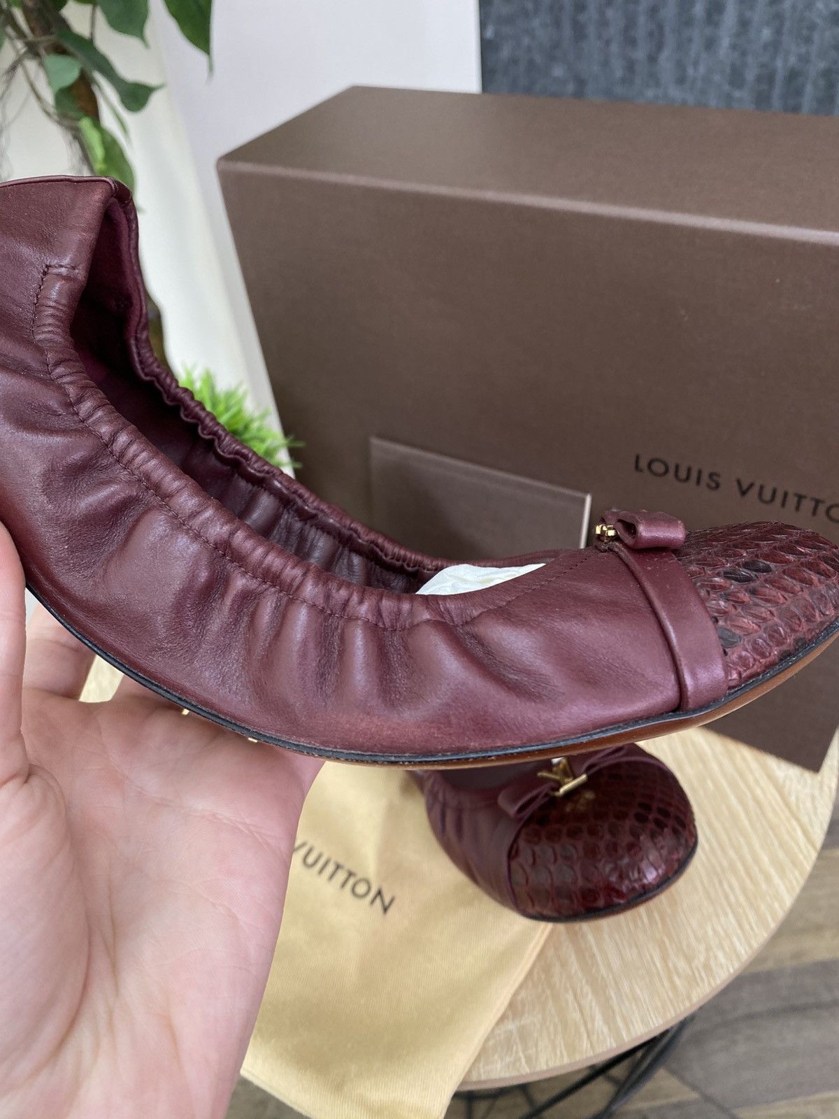 Louis Vuitton Vintage Louis Vuitton Maroon Leather Reptile Ballet Flats Size US 9 / IT 39 - 8 Thumbnail