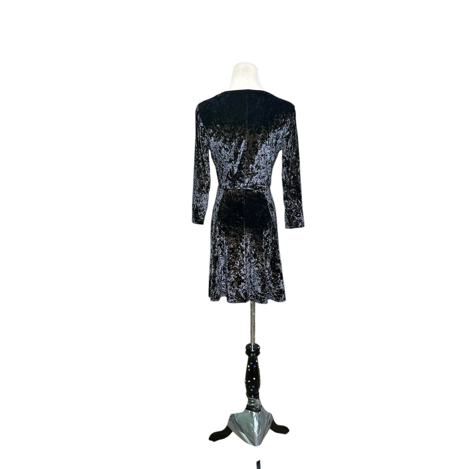 Nanette Lepore Nanette Lepore velvet fit and flare mini dress size M Size M / US 6-8 / IT 42-44 - 2 Thumbnail