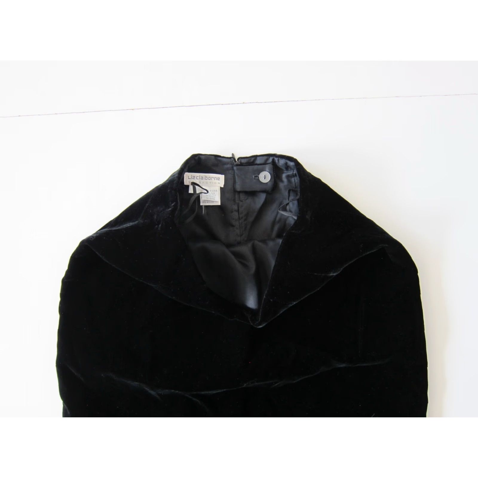 Liz Claiborne VINTAGE Liz Claiborne Collection Black Velvet Straight Pencil Skirt Women 8 Size 30" / US 8 / IT 44 - 4 Thumbnail