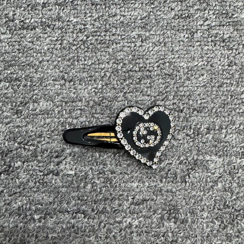 Gucci Gucci Heart Crystal Hair Clip-yf Size ONE SIZE - 1 Thumbnail
