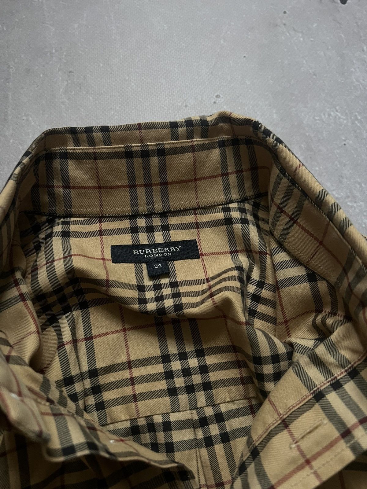 Burberry Rare Shirt Burberry Size 39 Size US XL / EU 56 / 4 - 5 Thumbnail