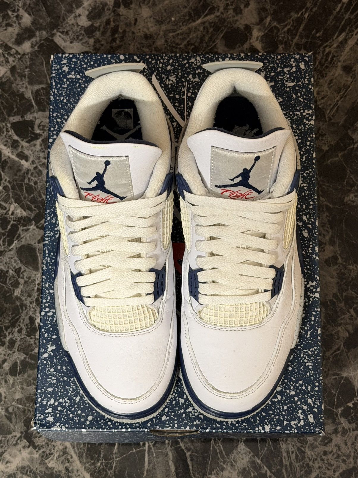 Air Jordan 4 Midnight Navy Gently Used
