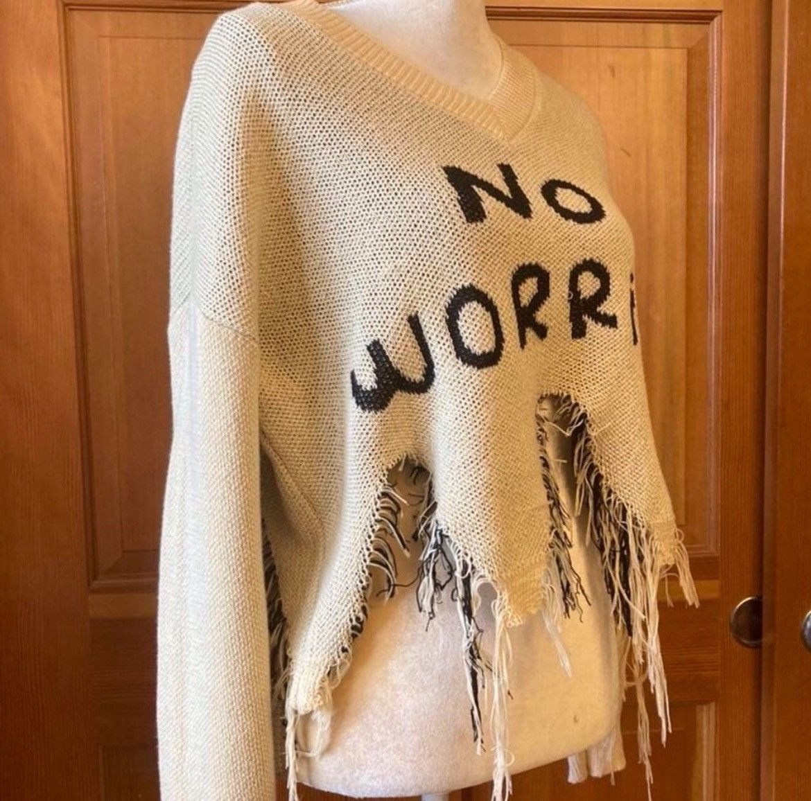 Designer × Other NWT, Women's Fringe Hem “No Worries” Crop Top Size M / US 6-8 / IT 42-44 - 3 Thumbnail