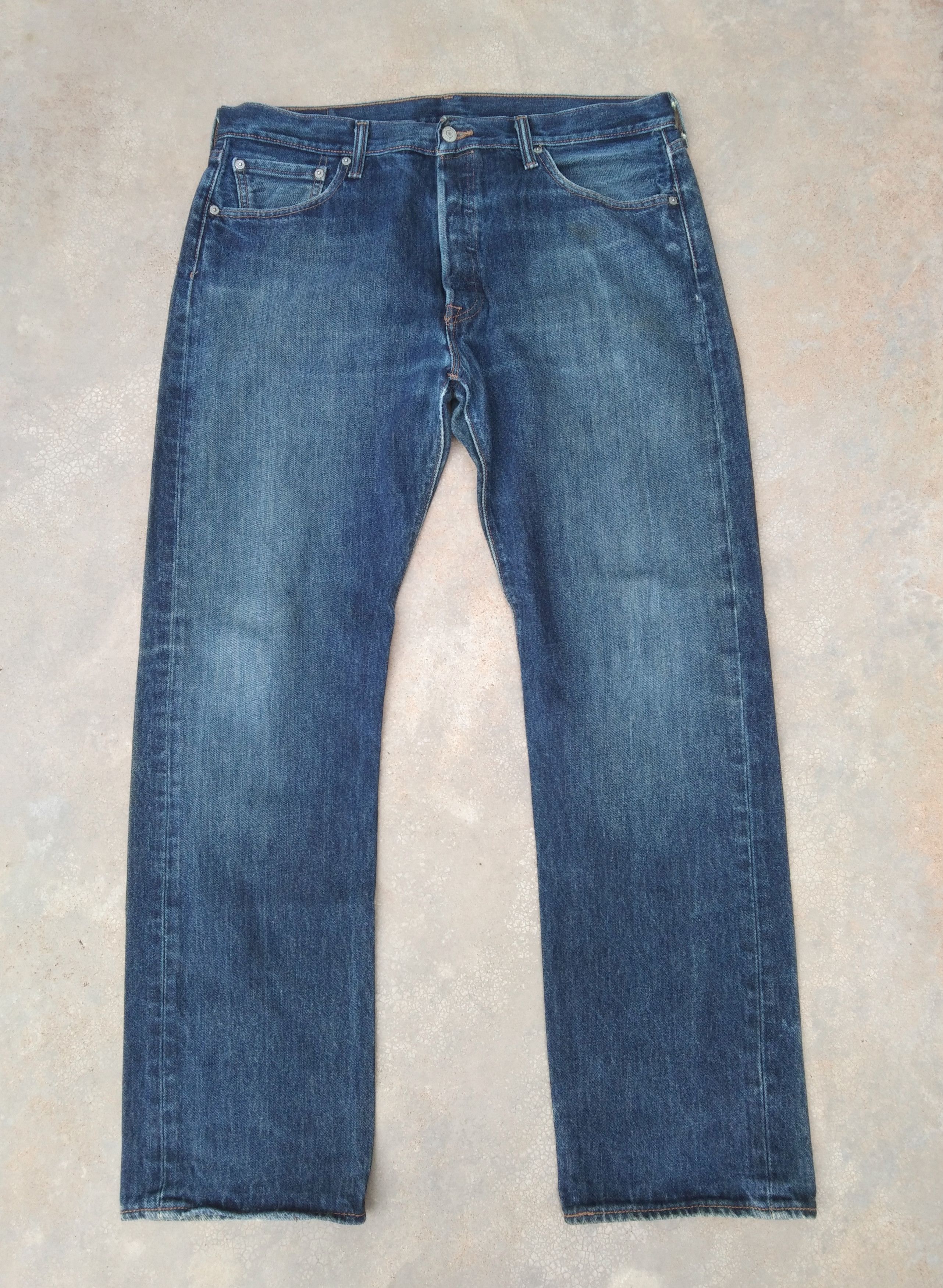 Levi's Vintage Levi's 501 Faded Blue Straight Leg Jeans 36x32 Size US 36 / EU 52 - 1 Thumbnail