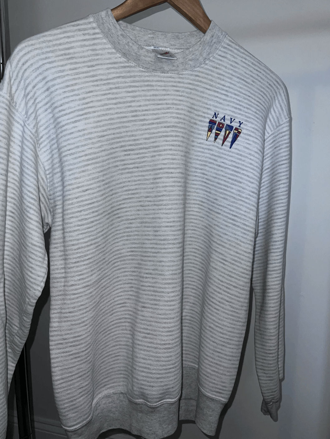 Vintage Vintage Navy Jerzees Tag Size Large Sweatshirt Size US L / EU 52-54 / 3 - 1 Thumbnail