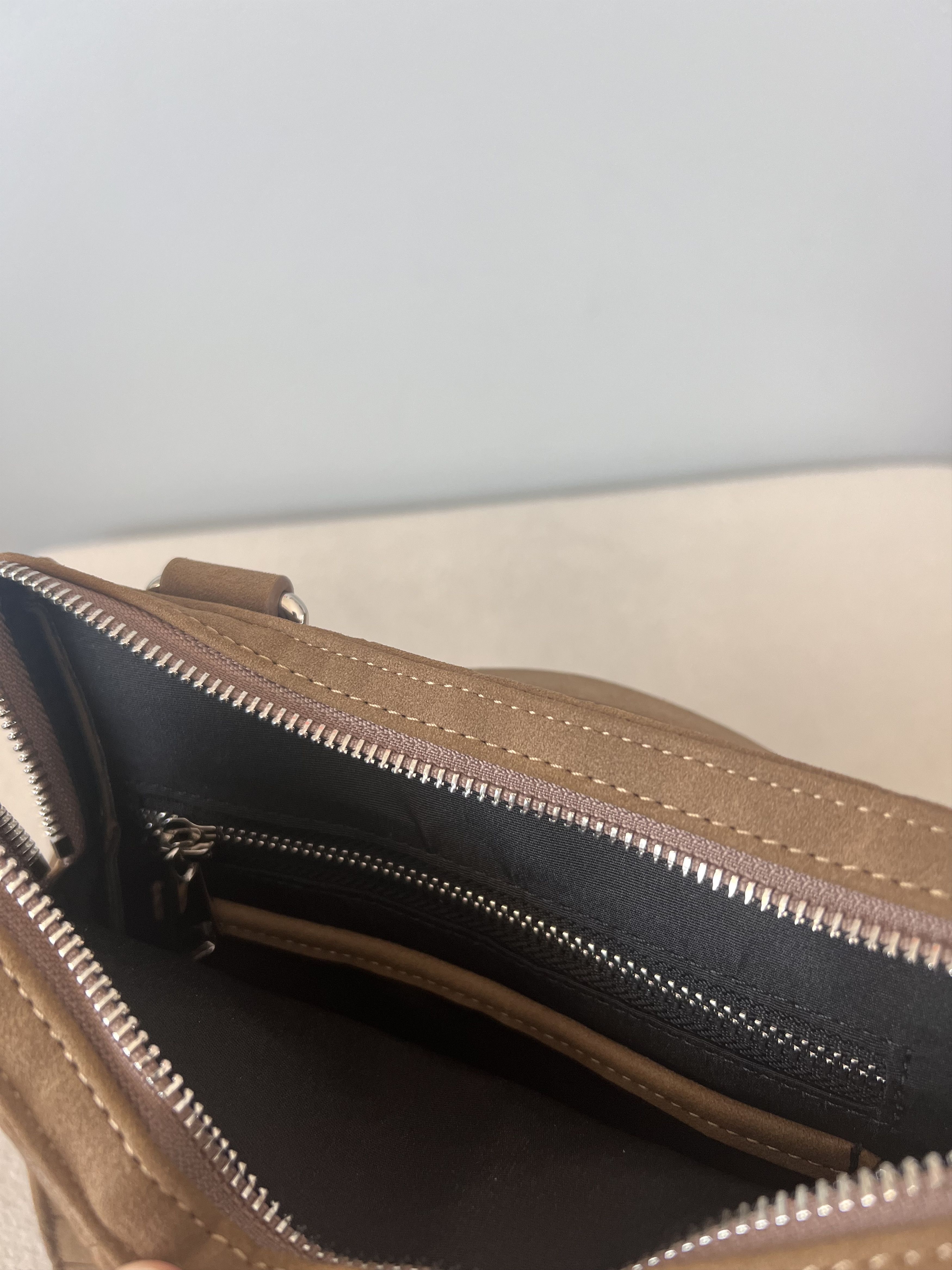 Dime Dime MTL Wave Messenger Bag in Brown Suede Size ONE SIZE - 4 Thumbnail