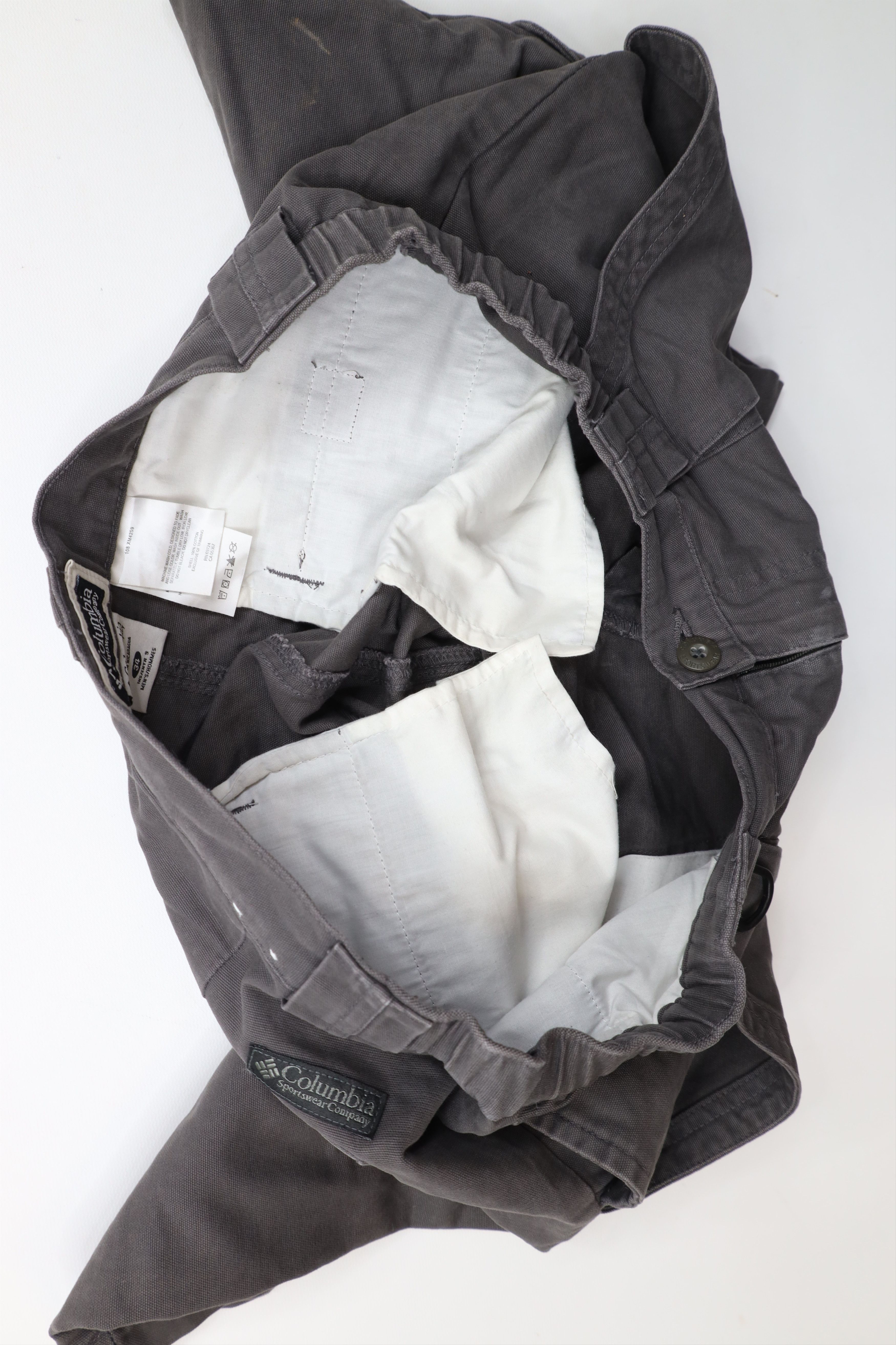 Columbia × Vintage Vintage Columbia Above Knee Heavy Cargo Shorts Gray Cotton Size US 34 / EU 50 - 9 Thumbnail