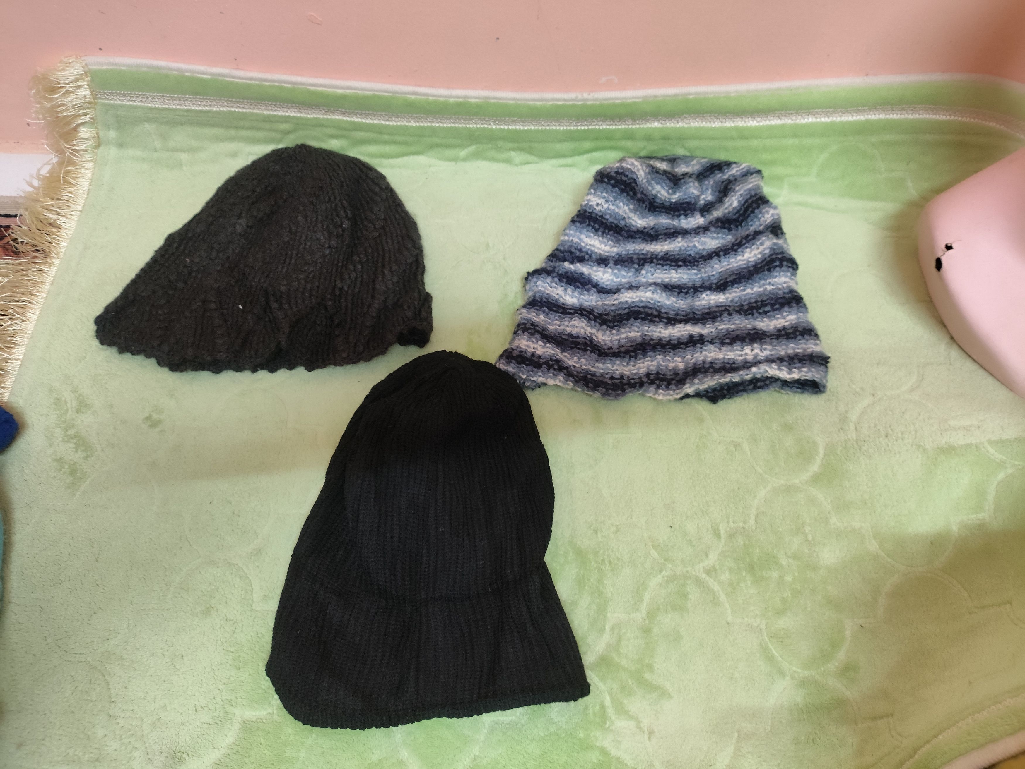 Vintage 3 Pieces Combos Beanie Streetwear Collections Size ONE SIZE - 1 Thumbnail