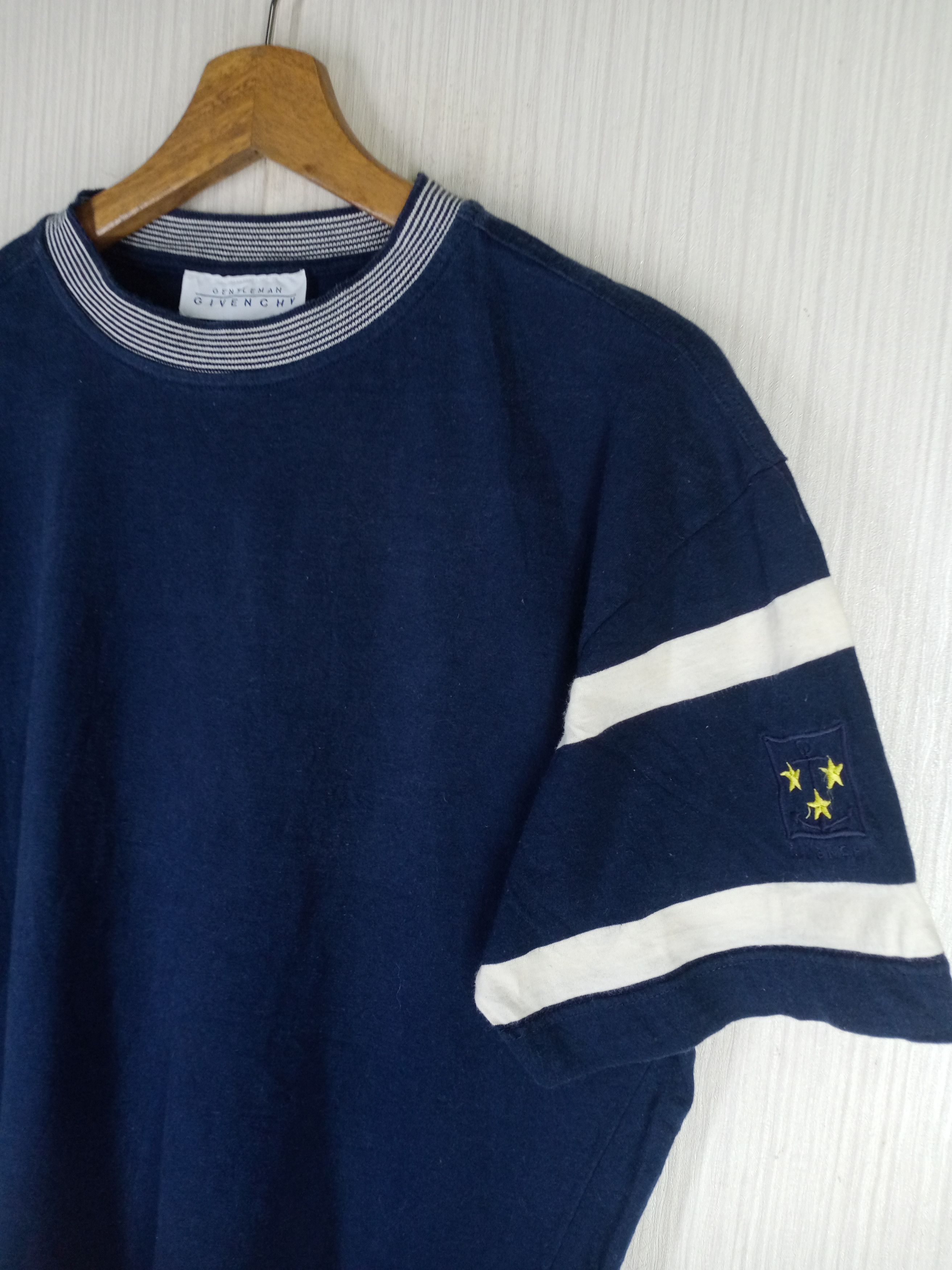 Givenchy Rare Vintage Givenchy Gentleman Tshirt Size US L / EU 52-54 / 3 - 5 Thumbnail